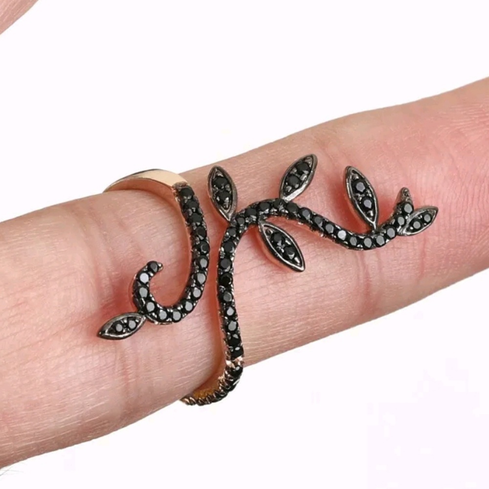 Black Sapphire leaf trellis gold ring